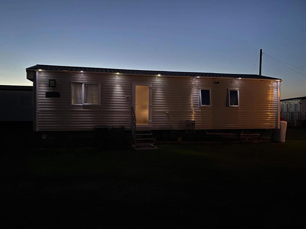 The Burrows Holiday Caravan, Seal Bay Selsey Bagian luar foto